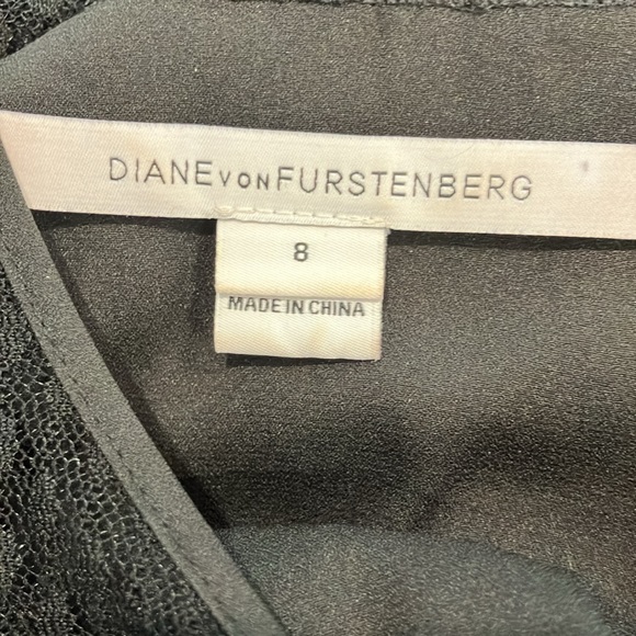 Black lace Diane Von Furstenberg dress.In excellent condition. - Picture 6 of 10